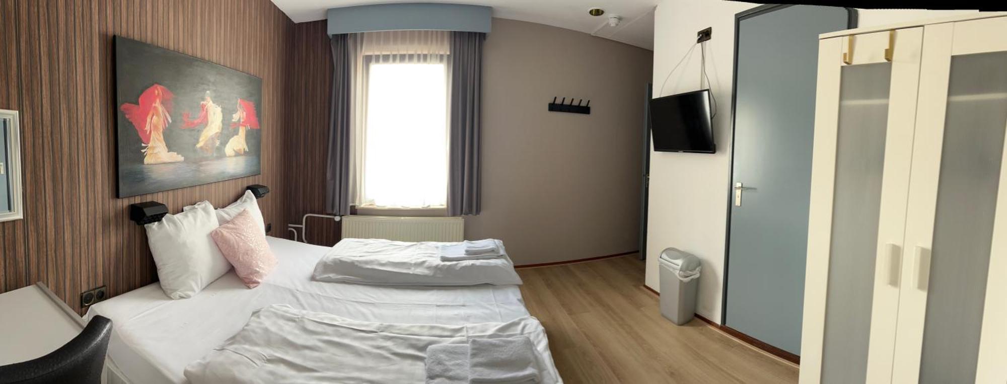 Gaudi Hotel 3*