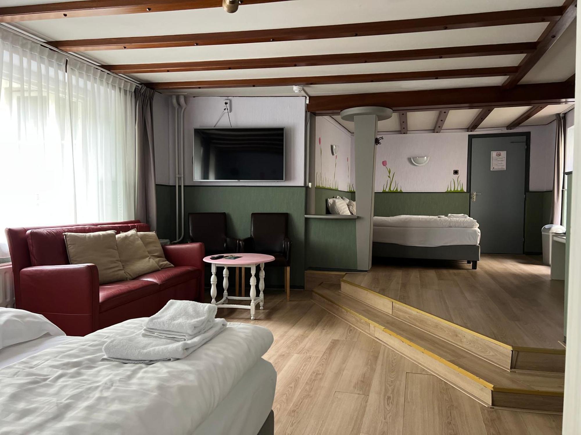 Hotel Gaudi 3*